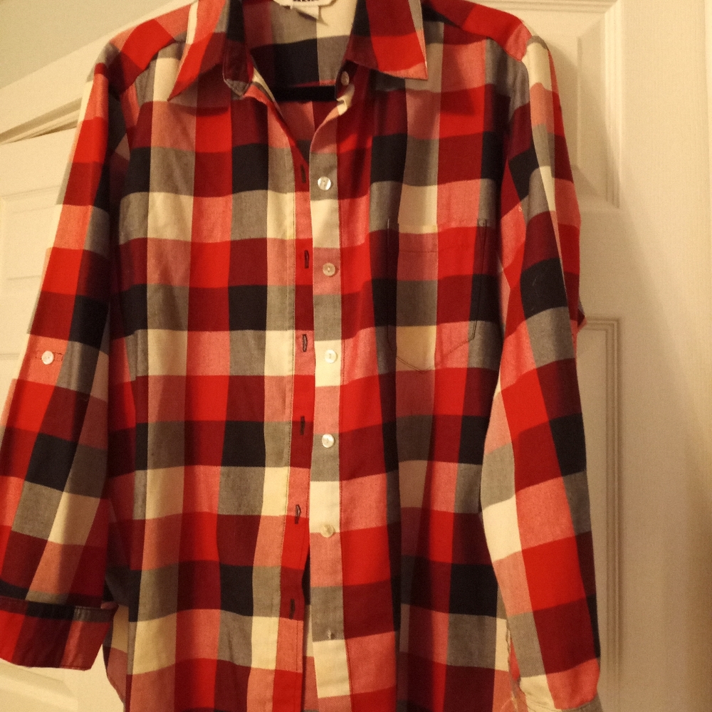 Ladies button shirt